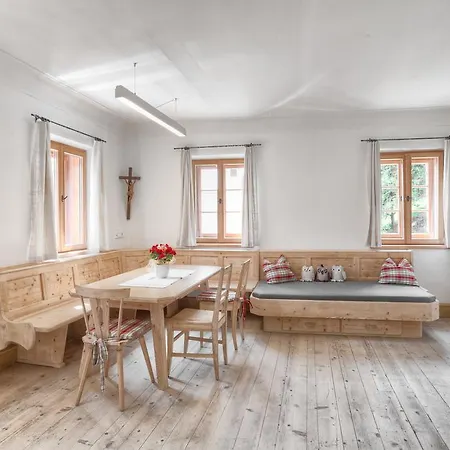 Exclusive Tassenbacherhof 아파트