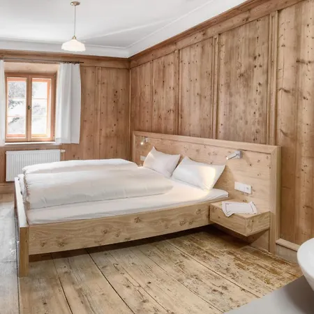 Exclusive Tassenbacherhof Strassen