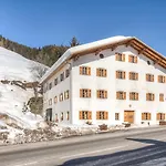 Exclusive Tassenbacherhof Apartment Strassen